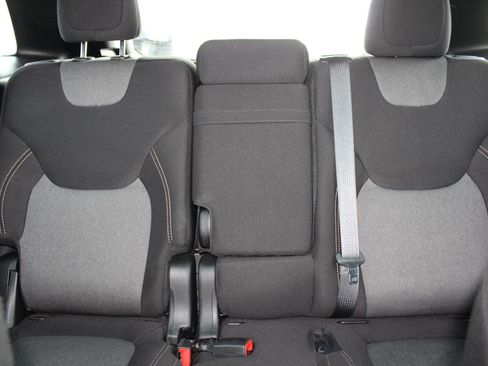 Used 2017 Jeep Cherokee Sport w/ Cold Weather Group image 11