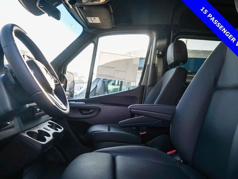 Used 2024 Mercedes-Benz Sprinter 2500 image 20