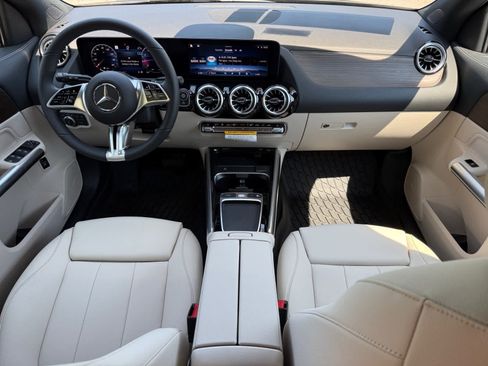Used 2026 Mercedes-Benz GLA 250 4MATIC image 12