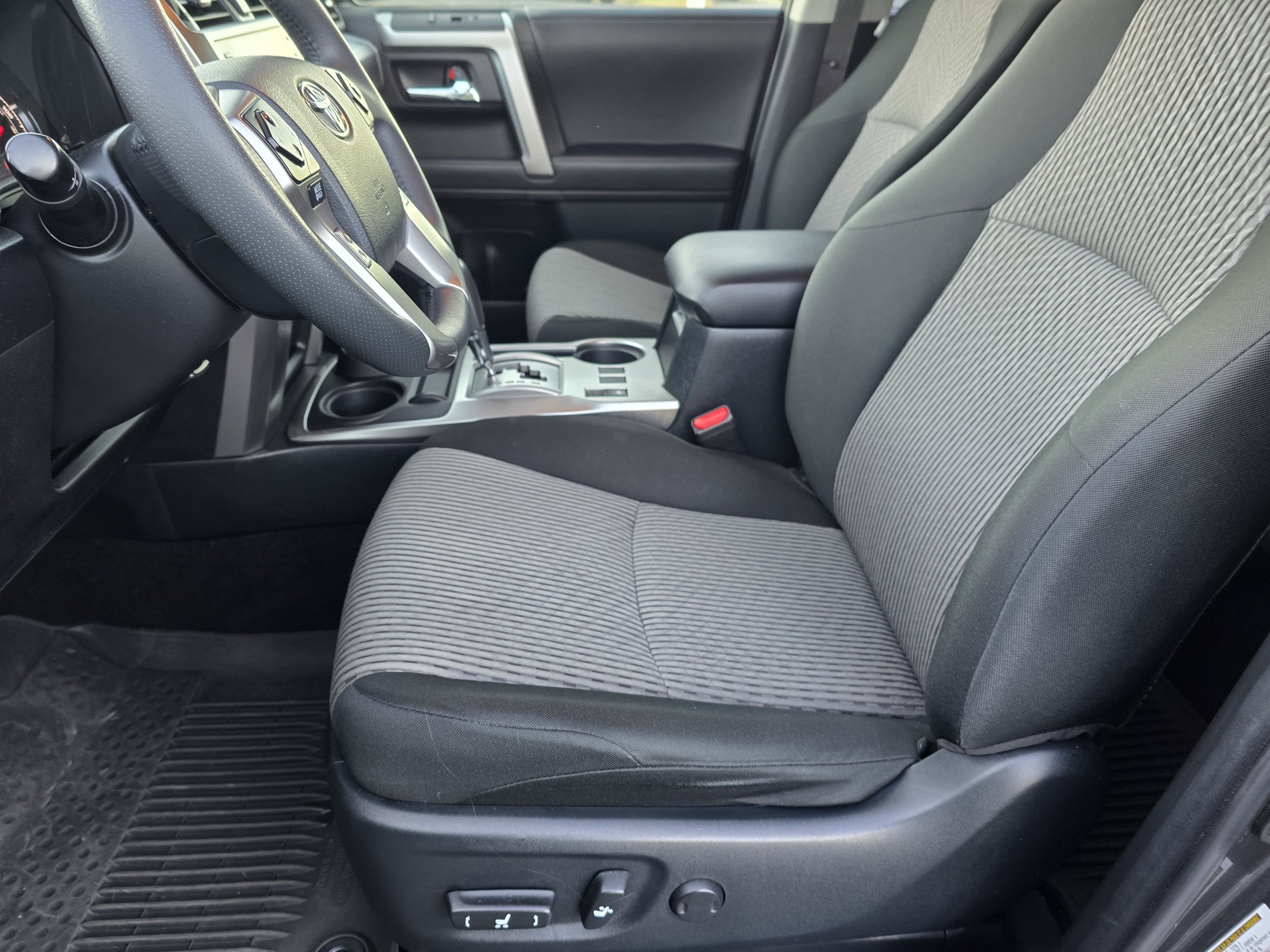 Certified 2023 Toyota 4Runner SR5 AWD/4WD image 34