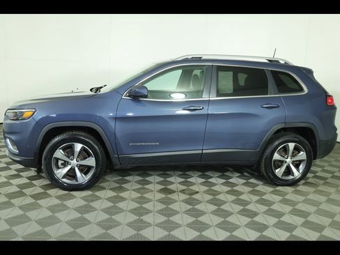 Used 2021 Jeep Cherokee Limited image 16