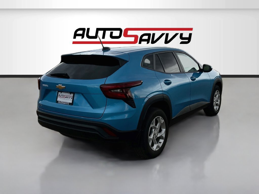 Used 2025 Chevrolet Trax LS w/ LS Convenience Package FWD image 7