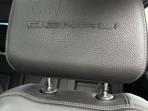 Used 2019 GMC Sierra 1500 Denali w/ Denali Ultimate Package image 11