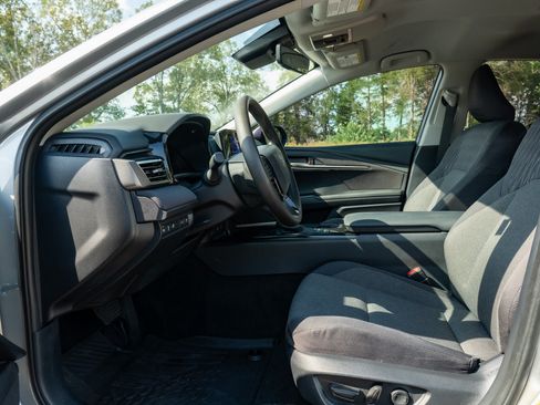 Used 2025 Toyota Camry LE w/ Convenience Package FWD image 11