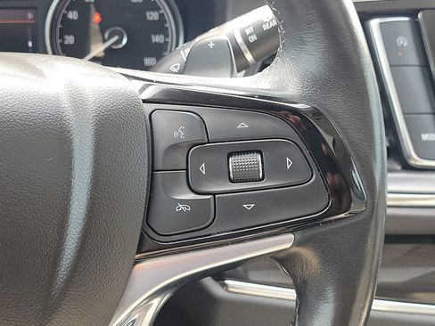 Used 2022 Buick Enclave Essence w/ Experience Buick Package FWD image 22