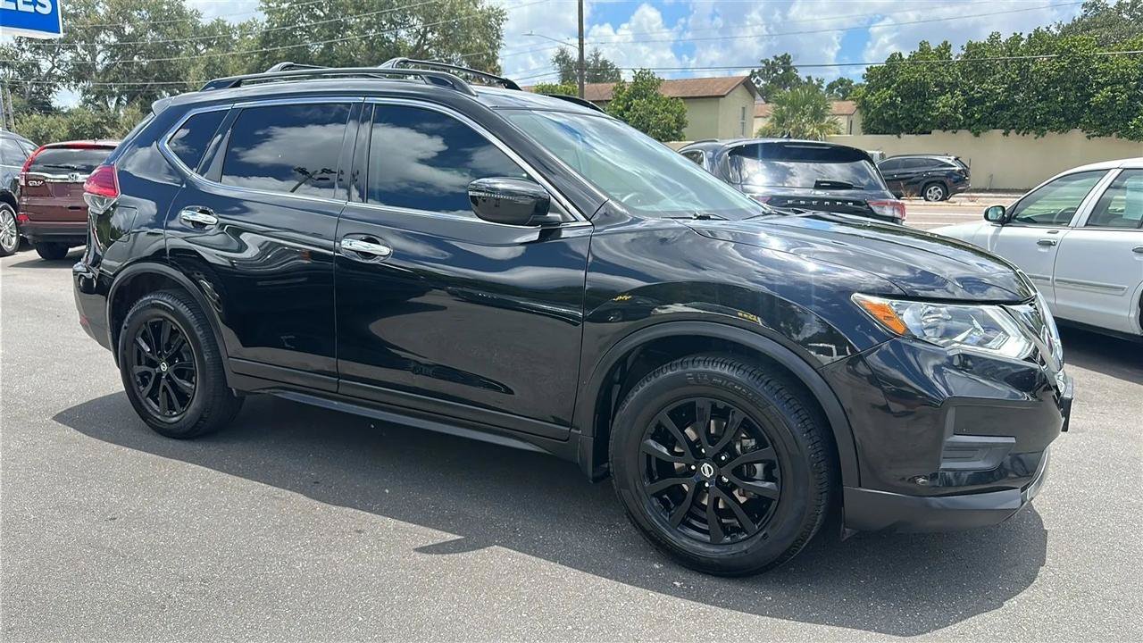 Used 2017 Nissan Rogue SV w/ Midnight Edition FWD image 5