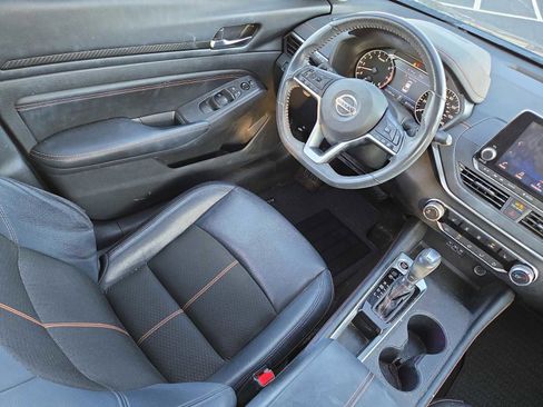 Used 2022 Nissan Altima 2.5 SR w/ Midnight Edition Package image 16