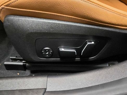 Used 2025 BMW 330i xDrive 330i xDrive w/ Premium Package image 24