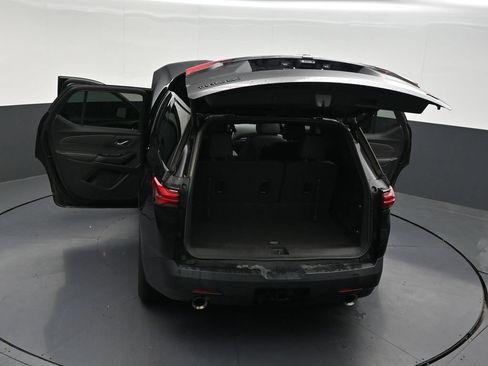Used 2023 Chevrolet Traverse RS FWD image 35
