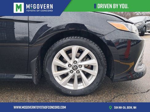 Used 2021 Toyota Camry LE image 12