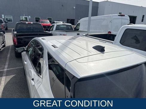Used 2018 Chevrolet Equinox LT FWD image 8
