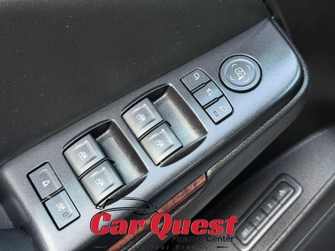 Used 2016 GMC Yukon XL SLT w/ Open Road Package AWD/4WD image 39