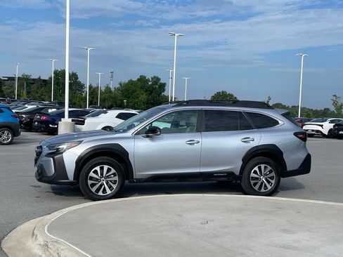 Used 2024 Subaru Outback Premium AWD/4WD image 4