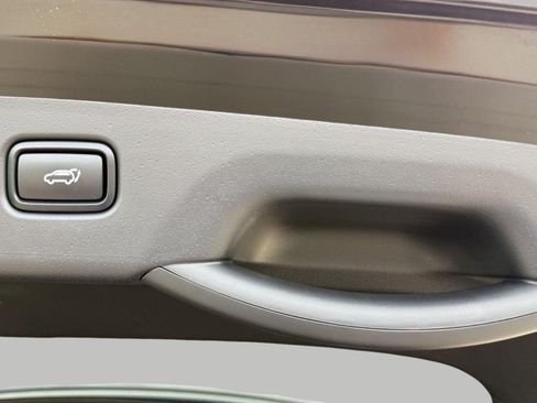 Certified 2024 Kia Niro Wind w/ Wind Preserve Package FWD image 17