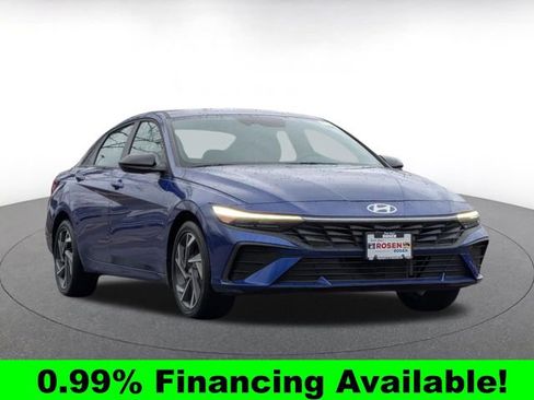 Certified 2025 Hyundai Elantra SEL image 1