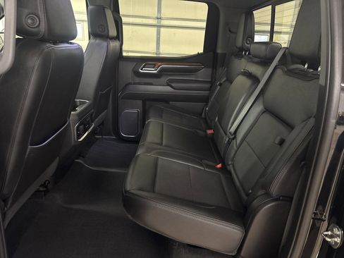 Used 2022 GMC Sierra 1500 Denali w/ Technology Package AWD/4WD image 7