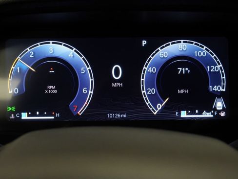 Used 2025 Jeep Grand Cherokee Limited AWD/4WD image 4