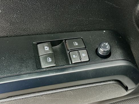 Used 2022 Toyota Tacoma SR RWD image 15