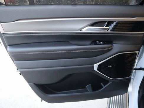 New 2026 Jeep Grand Wagoneer L Limited image 19