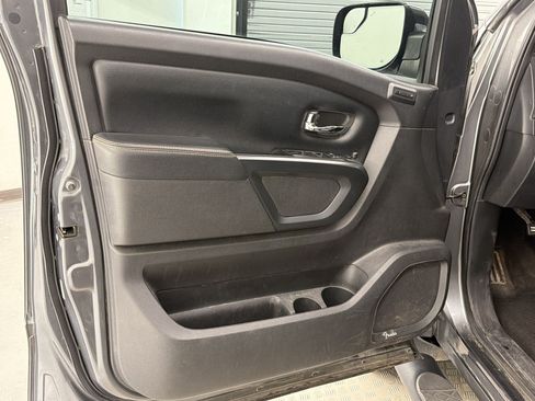 Used 2019 Nissan Titan SL w/ Midnight Edition AWD/4WD image 27