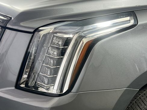 Used 2019 Cadillac Escalade Premium Luxury w/ Escalade Sport Edition image 10