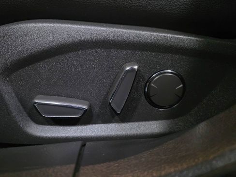 Used 2016 Ford Fusion SE w/ Equipment Group 202A image 29