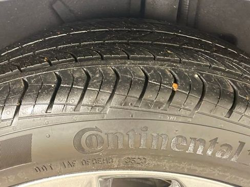 Used 2024 Buick Encore GX Avenir w/ Avenir Convenience Package image 26