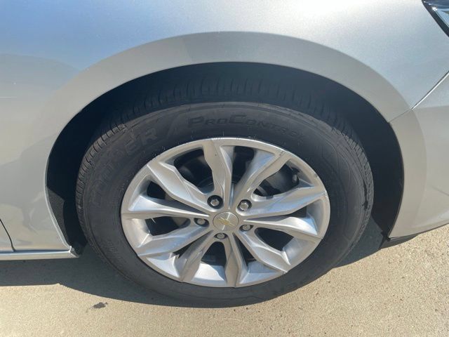Used 2020 Chevrolet Malibu LT w/ Fleet LT Safety Plus Package FWD image 2