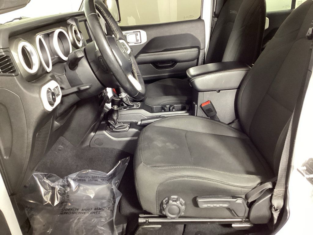 Used 2020 Jeep Wrangler Unlimited Sahara AWD/4WD image 16