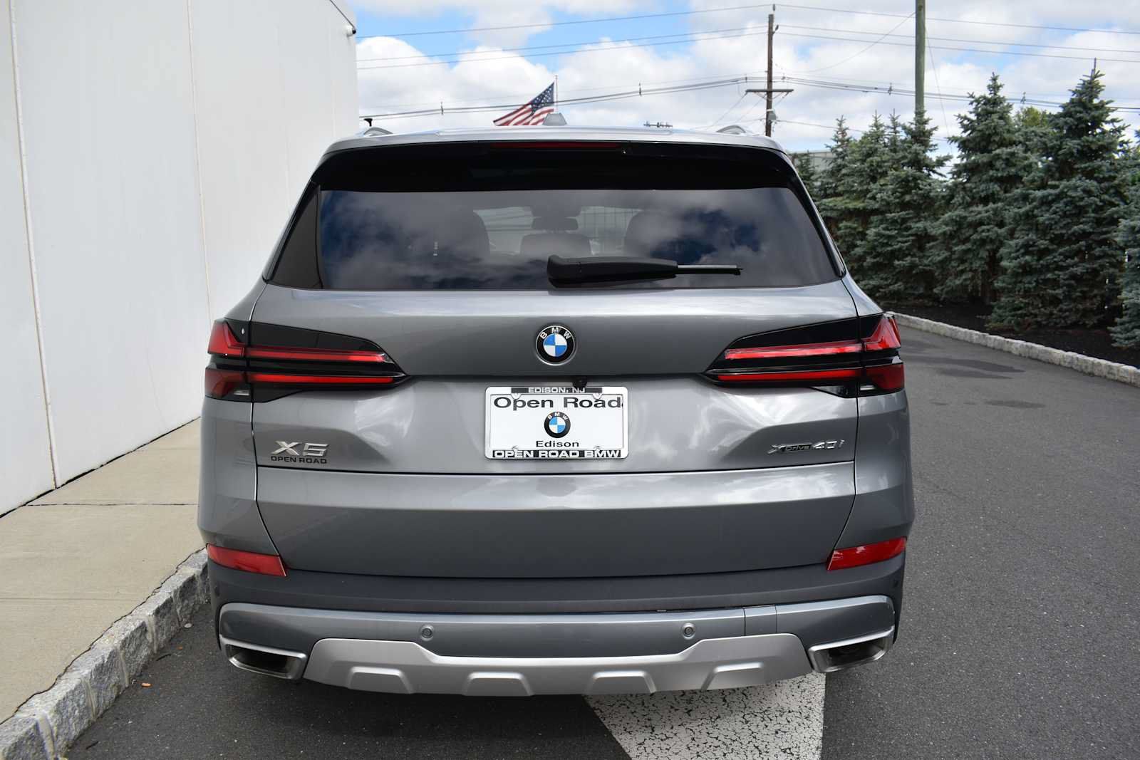 Used 2024 BMW X5 xDrive40i w/ Parking Assistance Package AWD/4WD image 6