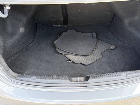 Used 2013 Hyundai Elantra GLS w/ Preferred Pkg FWD image 5