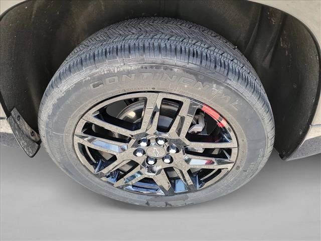 Used 2023 Chevrolet Traverse Premier w/ Redline Edition FWD image 12
