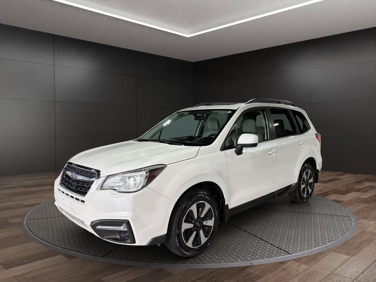 Used 2017 Subaru Forester 2.5i Premium AWD/4WD image 4