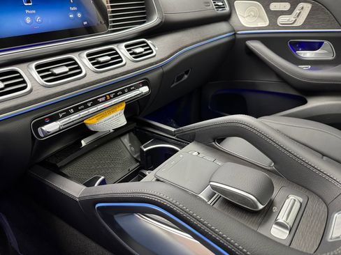 New 2026 Mercedes-Benz GLS 450 4MATIC image 18