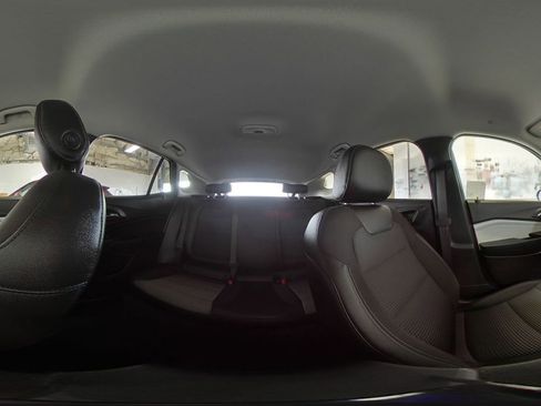 Used 2025 Chevrolet Trax LT image 40