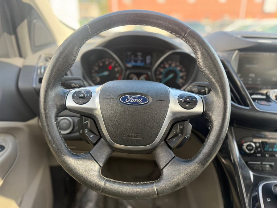 Used 2014 Ford Escape Titanium w/ Equipment Group 401A AWD/4WD image 16