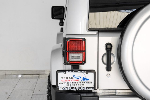 Used 2012 Jeep Wrangler Sahara AWD/4WD image 34
