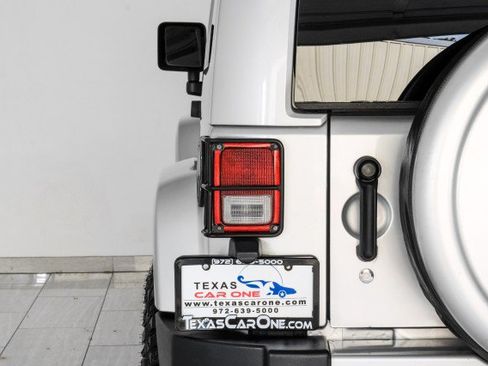 Used 2012 Jeep Wrangler Sahara AWD/4WD image 34