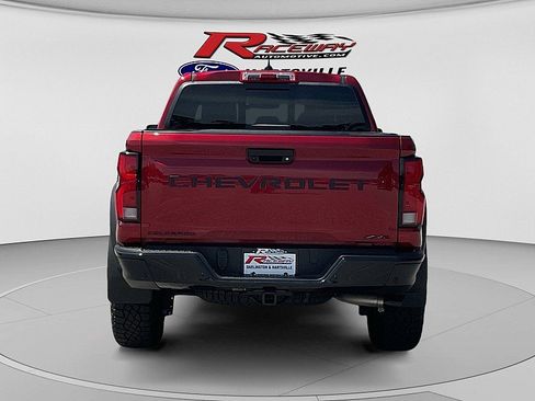 Used 2025 Chevrolet Colorado ZR2 w/ Technology Package AWD/4WD image 4