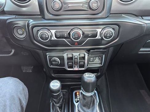 Used 2018 Jeep Wrangler Unlimited Sport S image 30