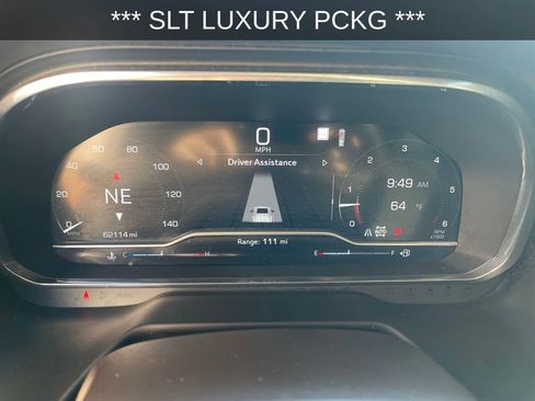 Used 2022 GMC Yukon SLT w/ SLT Luxury Package image 16