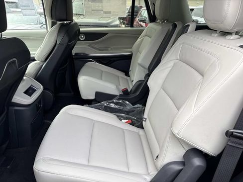 New 2026 Lincoln Navigator Reserve w/ Jet Appearance Package AWD/4WD image 18