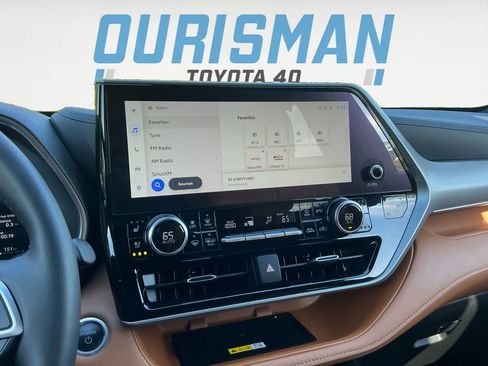 Certified 2024 Toyota Highlander Platinum AWD/4WD image 22