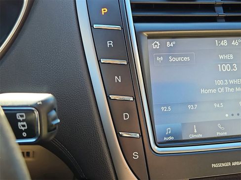 Used 2020 Lincoln Nautilus Reserve image 33