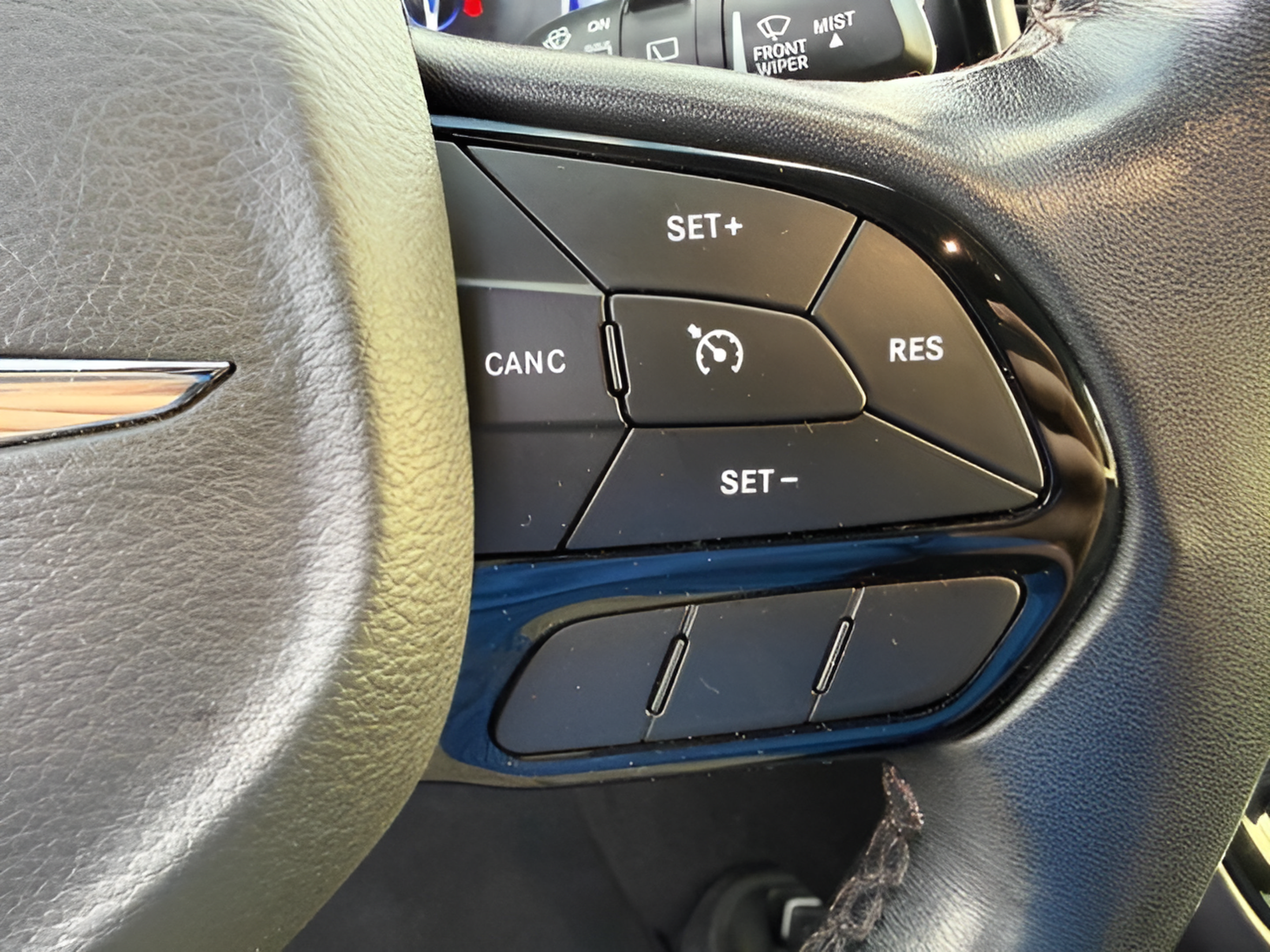 Used 2019 Chrysler Pacifica Touring-L FWD image 21