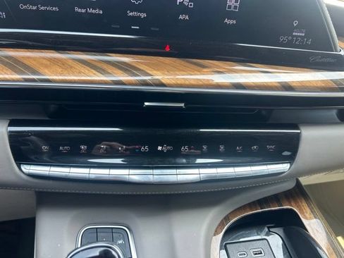 Used 2023 Cadillac Escalade ESV Sport Platinum AWD/4WD image 11