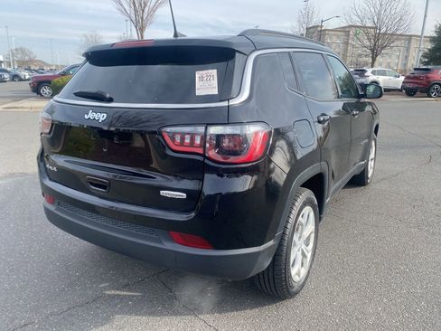 Used 2024 Jeep Compass Latitude image 8