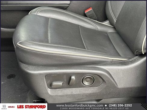 Used 2024 GMC Yukon SLT w/ SLT Premium Package image 19