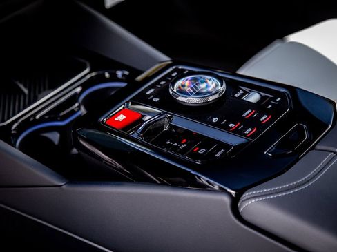 New 2026 BMW M5 w/ Carbon Package AWD/4WD image 18