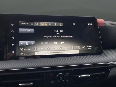 Certified 2025 Nissan Kicks SR image 16